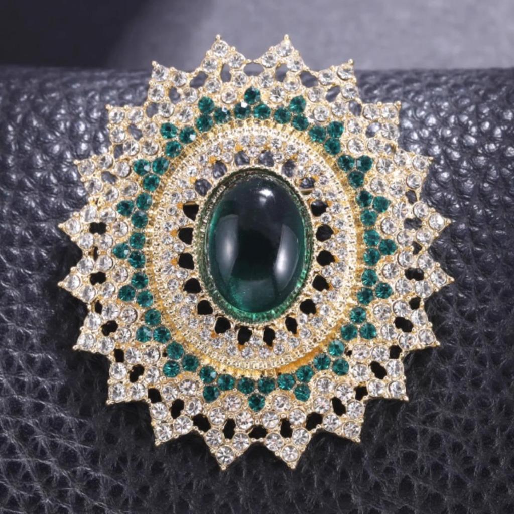 Emerald Oval Rhinestone Brooch - Luxurious Retro Palace Qipao Corsage Accessory