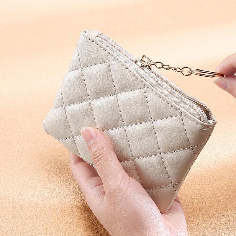 

Женский кошелек большого объема для монет, наличных и карт с держателем для ключей и отделением для губной помады