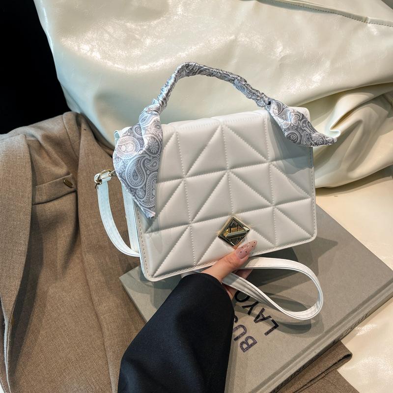 New Style and Fashionable Design One Shoulder Crossbody Fashionable Solid Color Spring and Summer Small Square Bag Texture Crossbody Bag