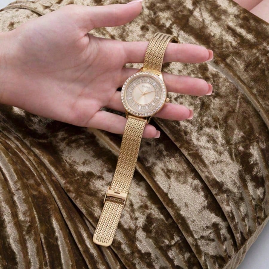 Guess Bayan Su Geçirmez Quartz Saat - Paslanmaz Çelik Kasa ve Kordon Günlük Buluşmalar Çok Yönlü Hediye GW0402L2
