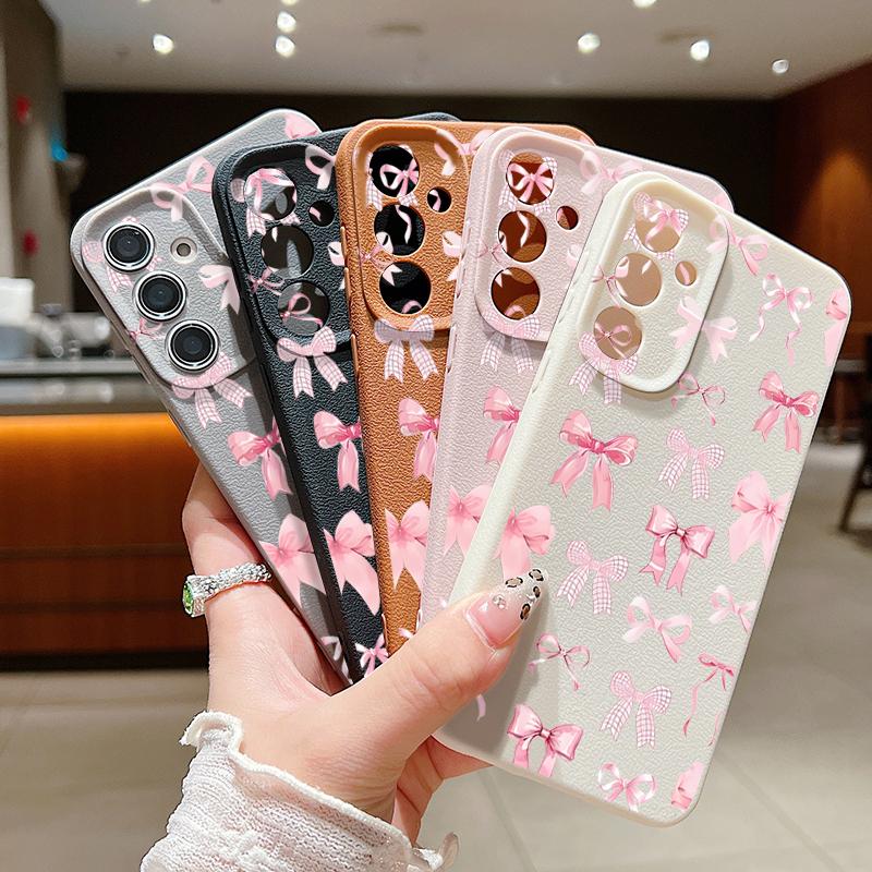 Stoßfeste schlanke Handyhülle mit rosa Schleifendruck für Samsung S25 S24 FE S23 Ultra S22 A56 A36 A16 A55 A26 A35 Ledertextur TPU Weiche matte Bumperabdeckung