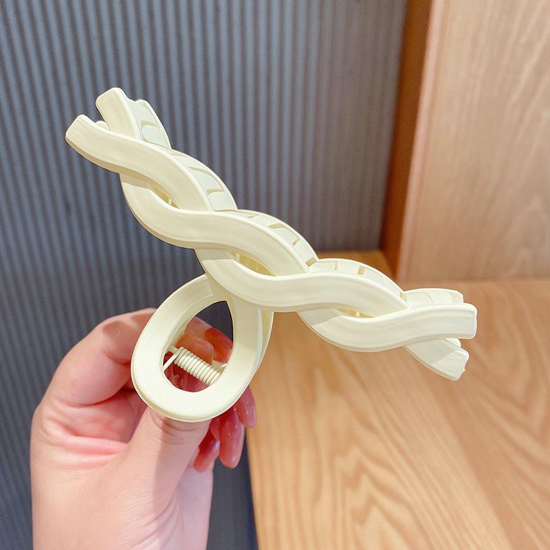 Elegant Large Hair Claw Clip for Thick Hair - High-End Korean Updo Shark Clip
