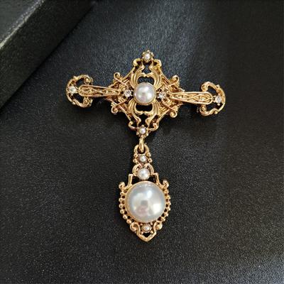 Retro Baroque Cross Openwork Pearl Brooch Pin Exquisite Sapphire Pendant Coat Collar Brooch Corsage Pin for Women