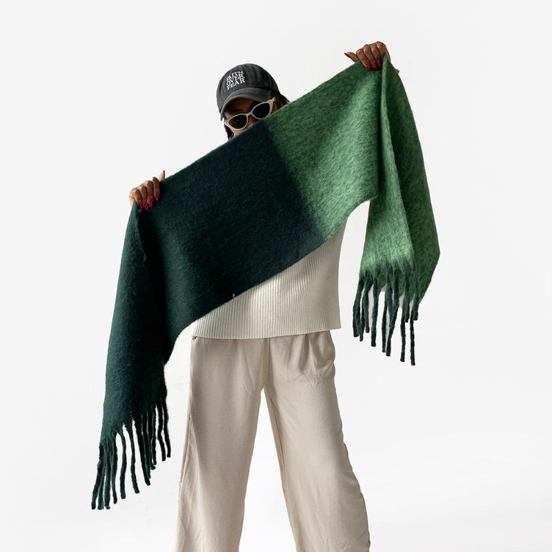 Autumn and winter new Maillard imitation cashmere plaid scarf women's winter high sense versatile shawl thickened, warm circumference