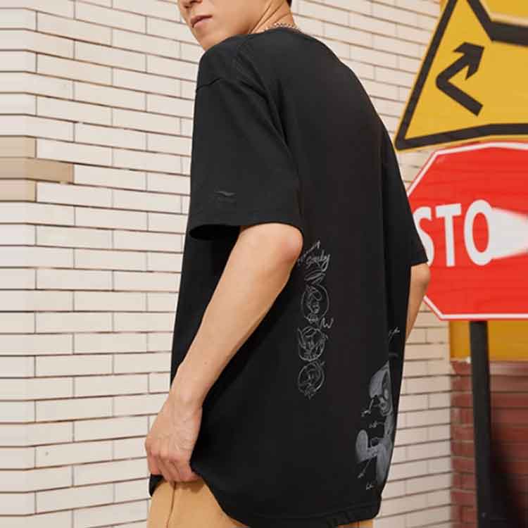 Li-Ning Disney Pinocchio Series Hand-Painted Cartoon Print Casual Loose T-Shirt Men Tops Black AHSS451-5