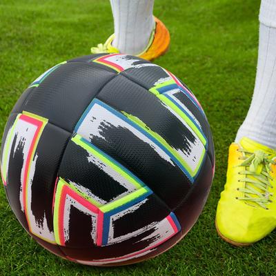 Offizieller Fußball der Größe 5 und 4, nahtlos, aus PU-Leder, für Fußballliga-Teams, professionelle Sportausrüstung für drinnen und draußen