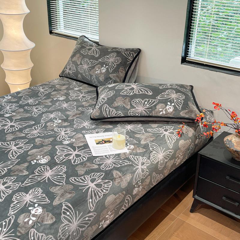 Thicken Bedsheet Soft Velvet Bed Cover for Winter Elastic Bed Linen Adults Kids Room Fitted Sheet drap de lit (No Pillowcase)