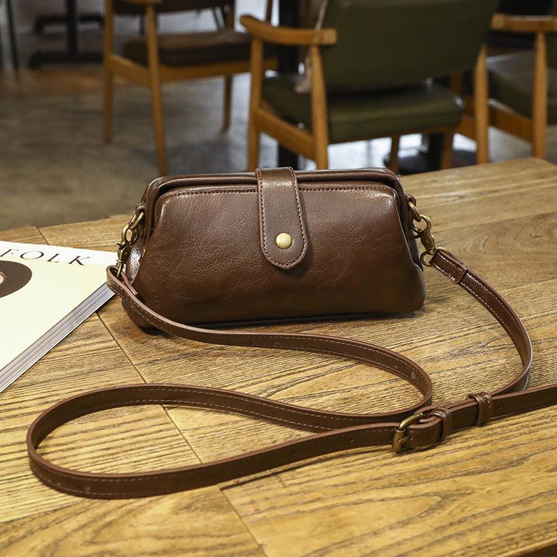 

2025 Minimalist Shoulder Bag - Japanese & Korean Inspired Crossbody for Phone