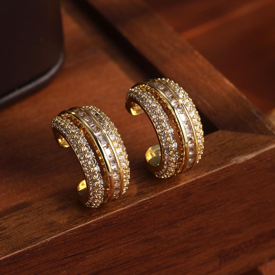 ZAKOL Luxury Chunky Shiny Crystal CZ Ear Clip Earring Fashion Iced Out Zircon Circle Hip Hop Zircon For Women Men