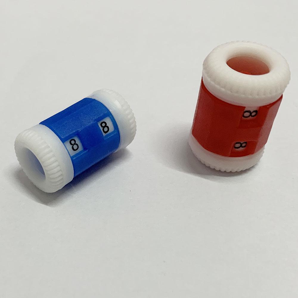 Handgefertigtes Strickreihenzähler- und Maschenmarkierer-Set aus Kunststoff