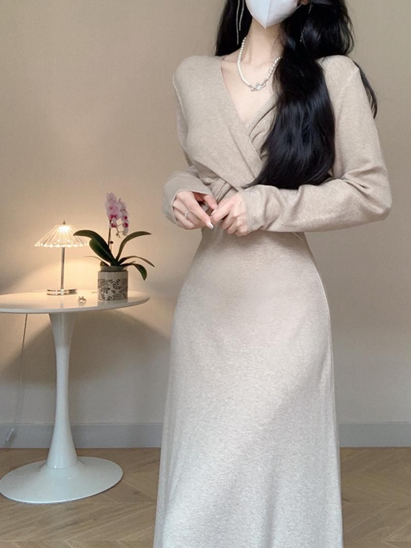 

Платье-пальто женское осенне-зимнее длинное темпераментное веер богини с высоким классом чувства дна с трикотажным платьем One Size хаки