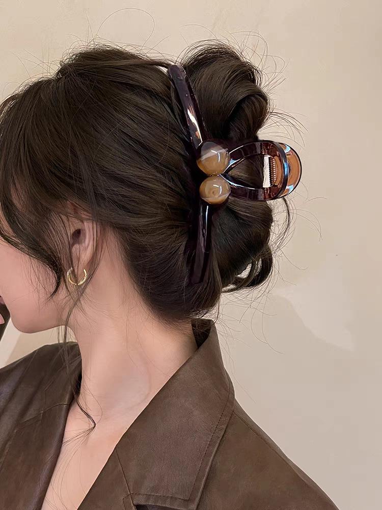 Špičková spona do vlasů Kávová perla 2025 pro ženy - Velkoobjemová žraločí spona do vlasů