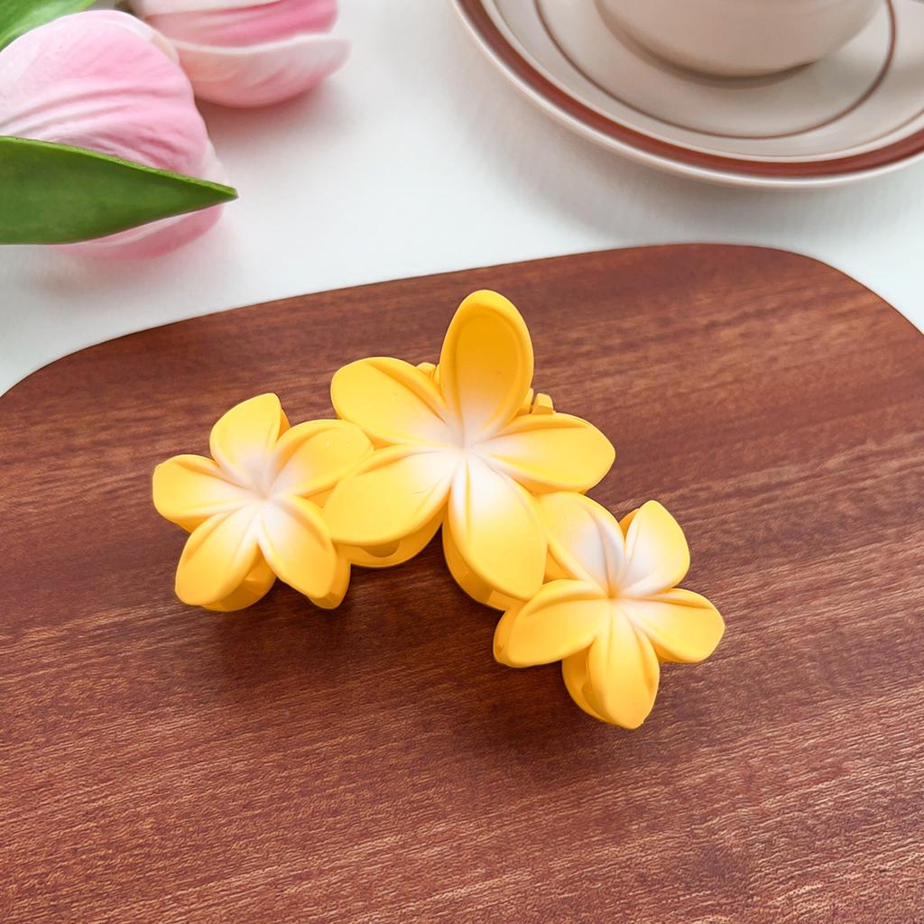 Summer Style Candy-Colored Three-Flower Plastic Beautiful, Fashionable, Simple, Sweet And Cute Hair Clip For Women