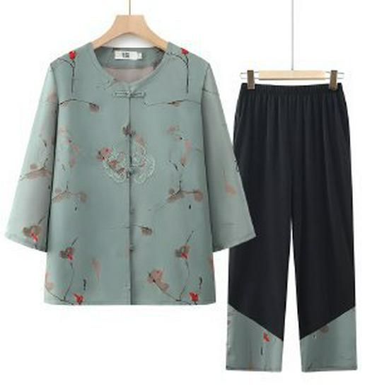

Seven-Sleeve Plus Size Cardigan & Top Set for Elderly Women 4XL (65-70 kg)