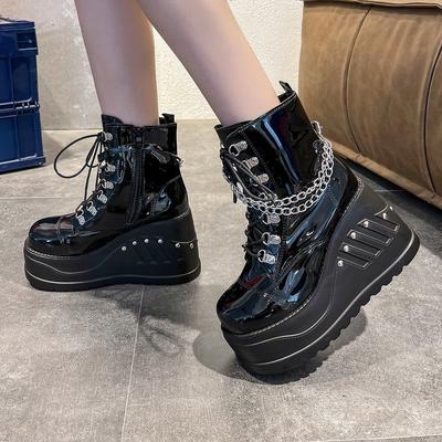 2024 Buty damskie duże rozmiary 43 czarne suwaki sznurowane łańcuchy kliny platforma damskie buty motocyklowe modne buty gotyckie punkowe