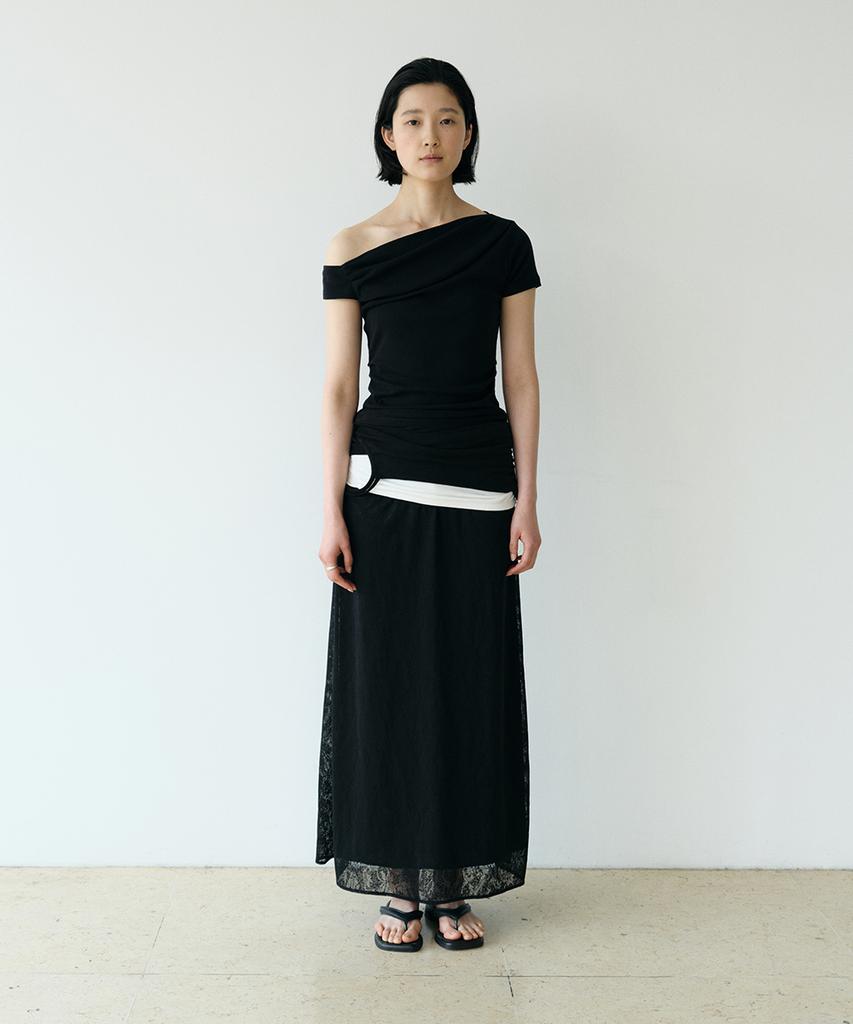 Loutaideu Off Shoulder Drape T-Shirt [Black]