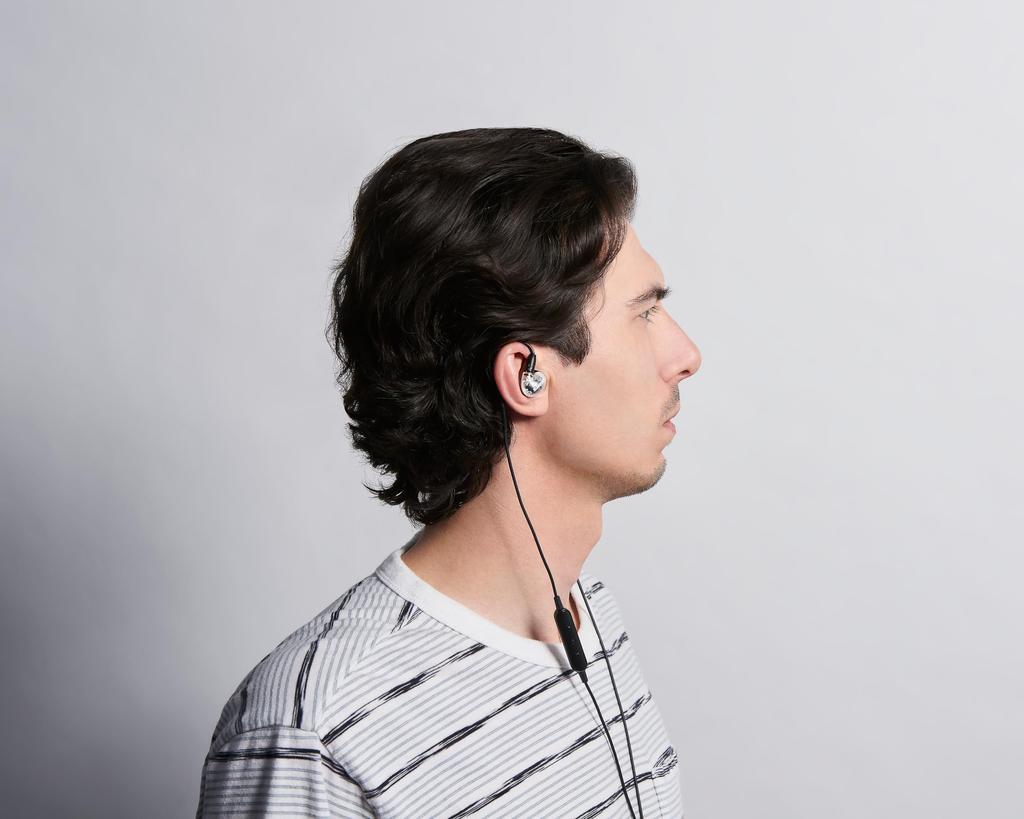 Shure Słuchawki przewodowe z mikrofonem AONIC 4 Białe Wysoka izolacja akustyczna Typ douszny Konwertowalne bezprzewodowo MMCX Recable Specyfikacja profesjonalna