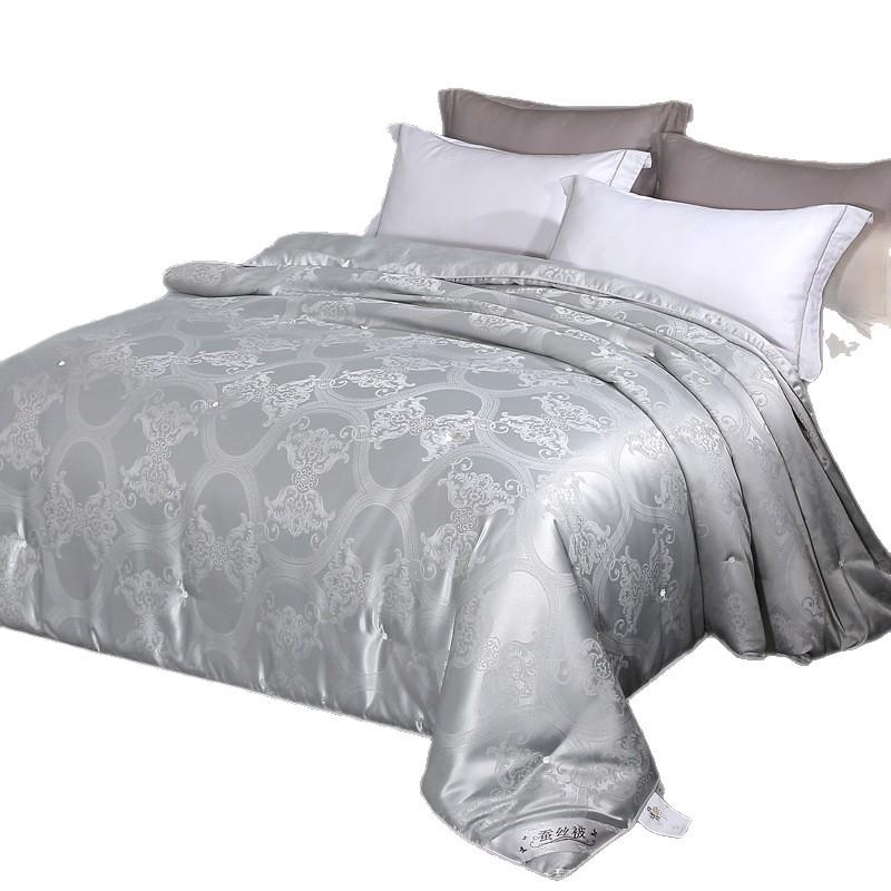 European Handmade Custom Mulberry Silk Quilt: One-Piece, Two-in-One Design for All Seasons