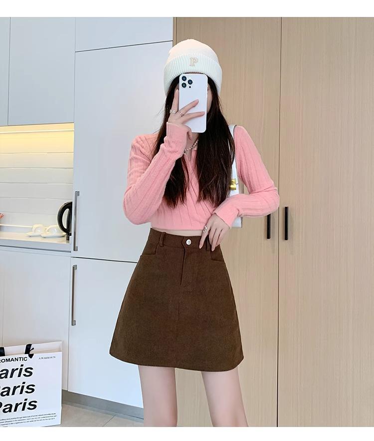 2026 Women's High-Waisted Corduroy A-Line Skirt: Slimming, Anti-Exposure Design for Autumn/Winter