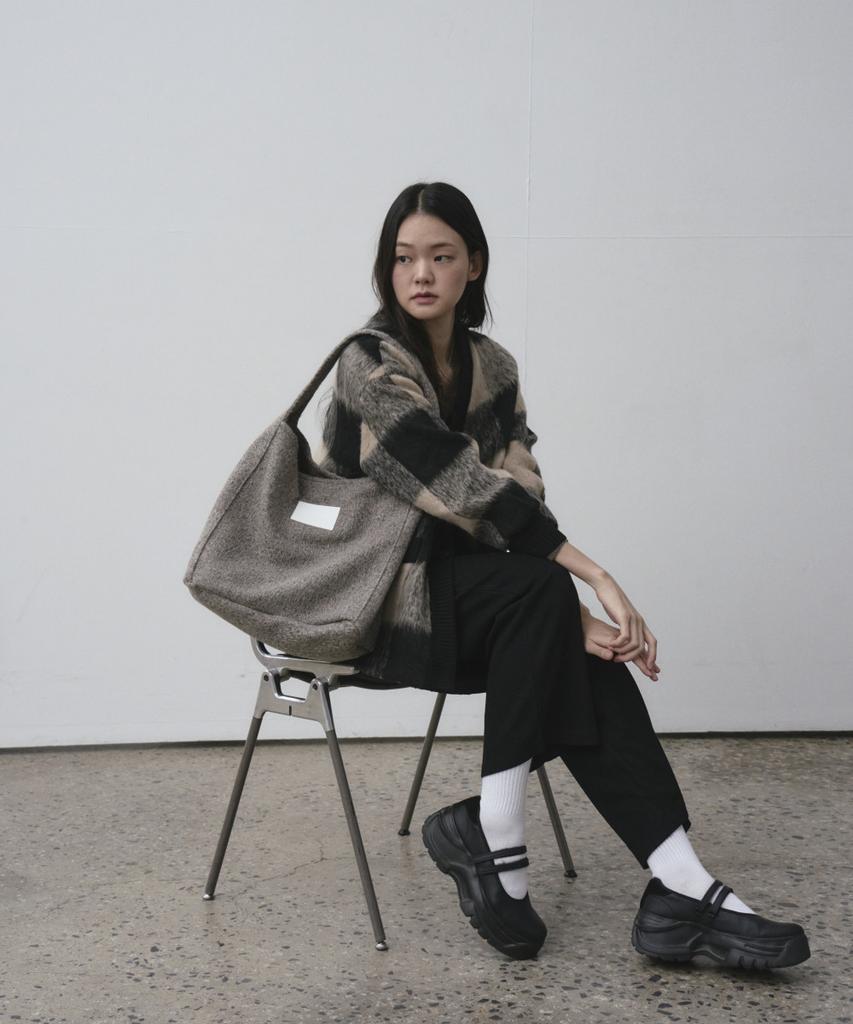 The Green Lab Boucle Wool Pouch Shoulder Bag Set [Melange Grey]