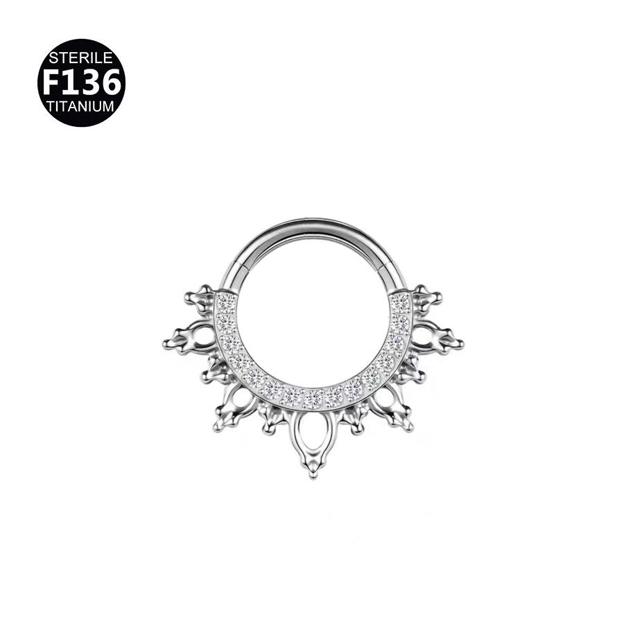 Anello in Lega di Titanio G23 2024 con Frange Intagliate per Naso e Orecchio - Gioiello Piercing Raffinato