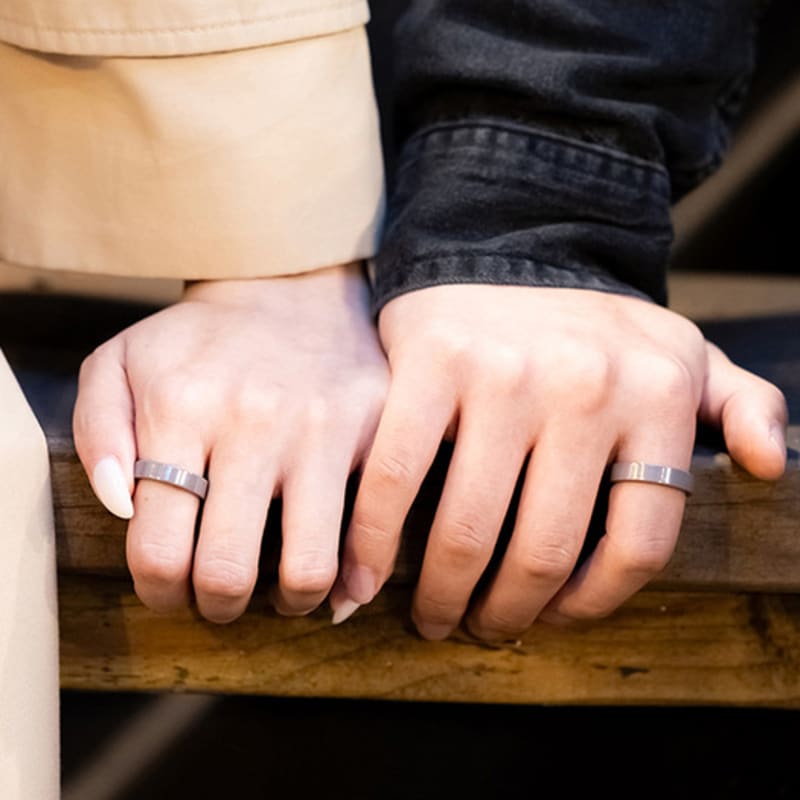 

BE/GINS La Ligne Кільце з керамічним ремінцем сірого кольору No. 17