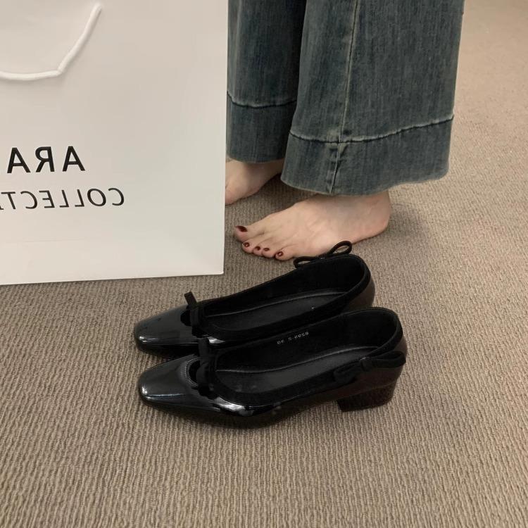 French Thick Heel Bow Gentle Wind Evening Shoes Women's 2025 New Versatile Commuter One Pedal Patent Leather Shoes