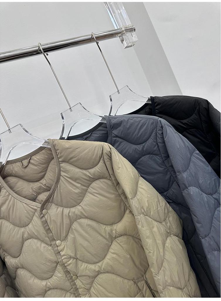 Men's Lightweight Collarless Down Jacket - Soft, Fashionable, Portable, 90% Duck Down for Autumn and Winter Warmth.