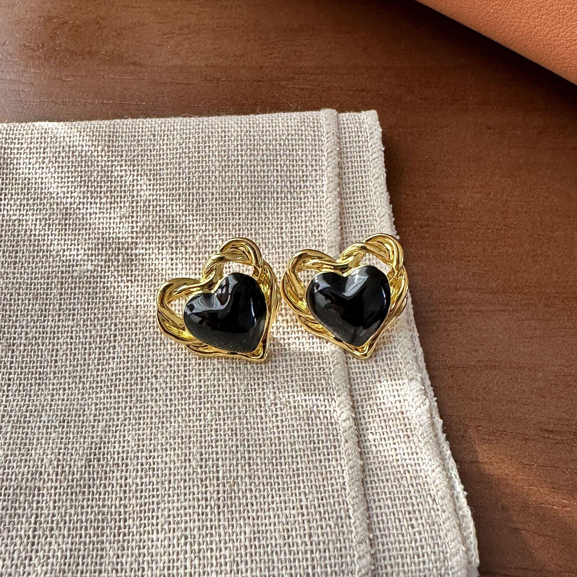 

French Design Drip Glazed Love Earrings for Women, New Simple and Fashionable Earrings