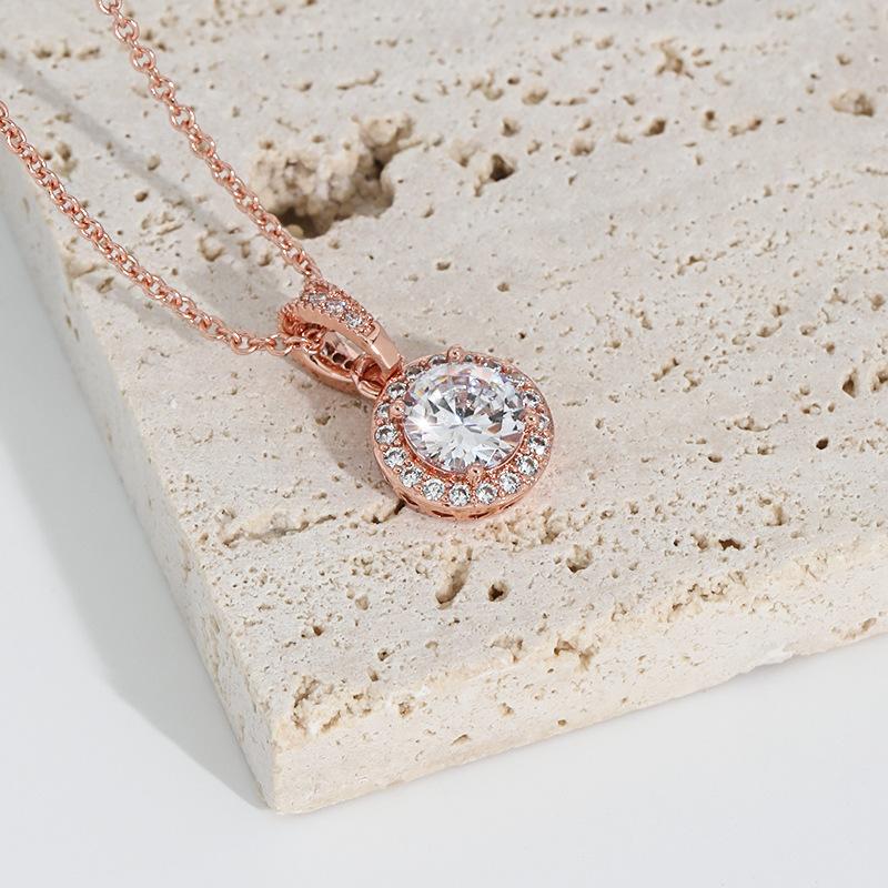 

Round Diamond Pendant Necklace with Advanced Design Sense Full Diamond Sunflower Shape Necklace