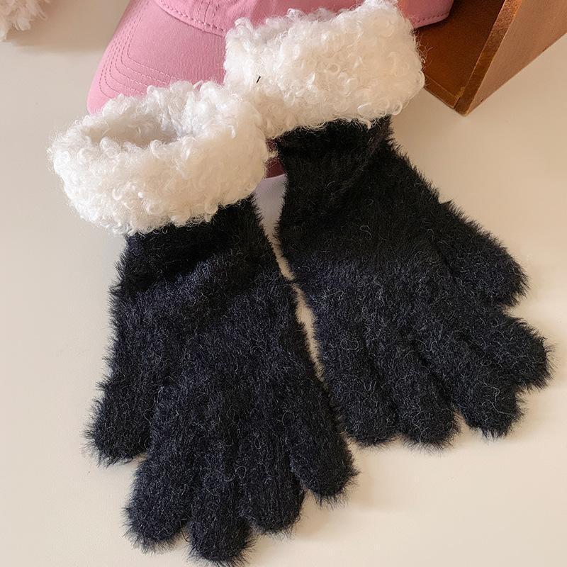 

Korean cute lamb plush finger gloves women s winter velvet warm dew fingers can touch the screen riding windproof and antifreeze чорний
