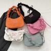 Borsa Sottobraccio Mezzaluna Ricamata in Oxford Nylon Borsa Tote con Fiocco per Esterno