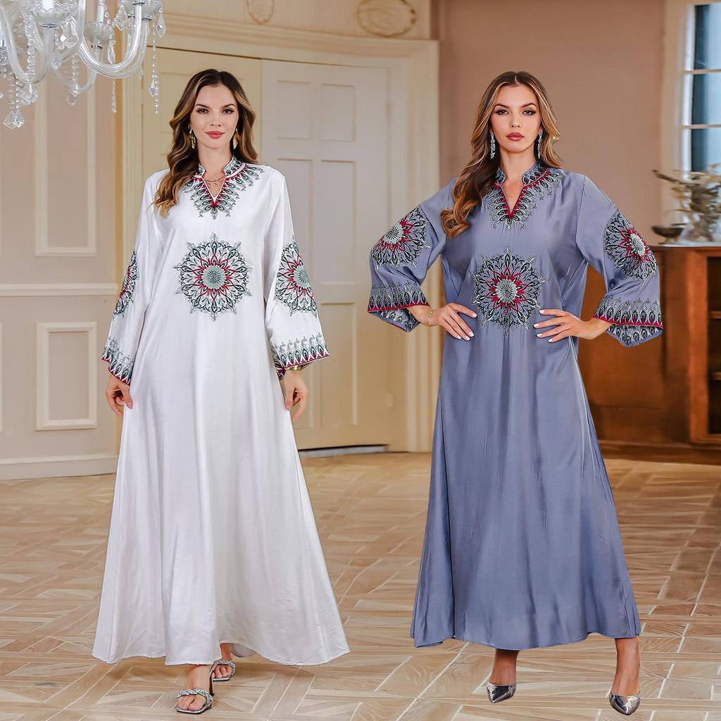 In-Stock Embroidered Abaya: Loose-Fit Women's Dress, Middle Eastern Style