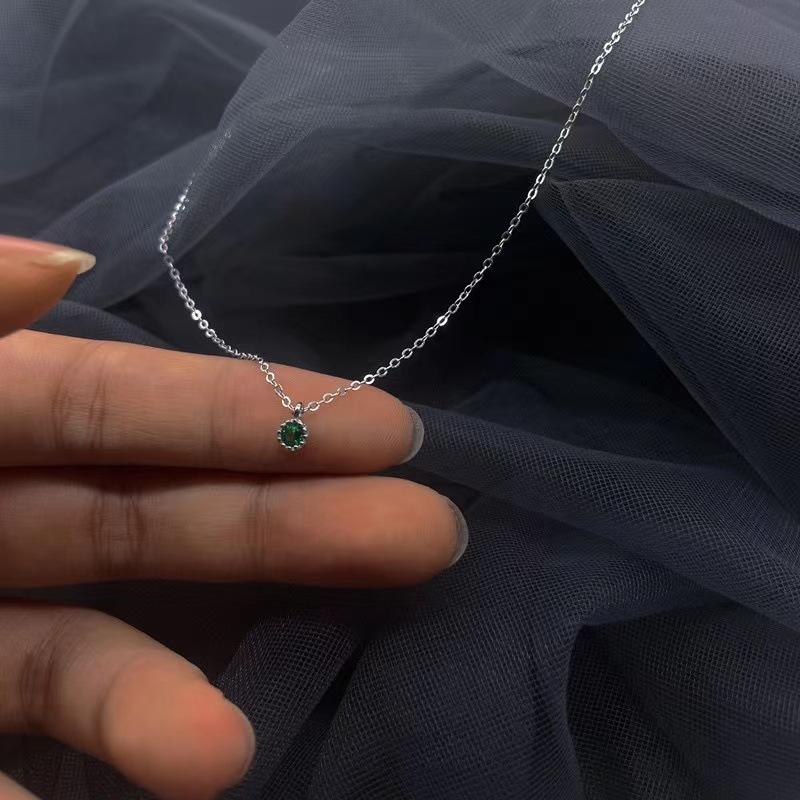

S925 Стерлингового Серебра Мягкое Роскошное Ретро Изумрудное Ожерелье Мини и Простая Изумрудная Цепочка на Ключицу с Одинарным Бриллиантом для Женщин 925