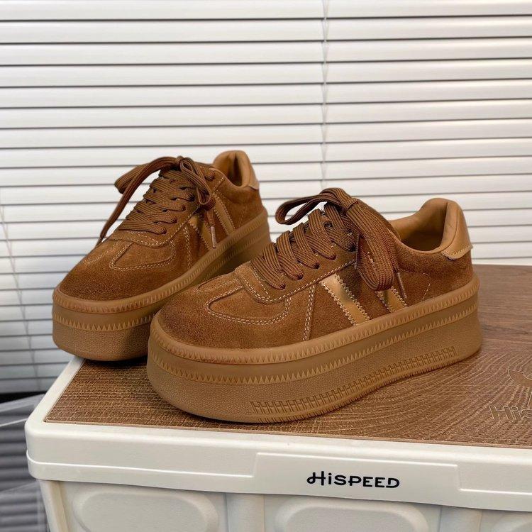 Chaussures d'entraînement rétro allemandes pour femmes automne 2025 nouvelles chaussures de sport polyvalentes à semelle épaisse rehaussées à lacets chaussures décontractées à couleurs assorties