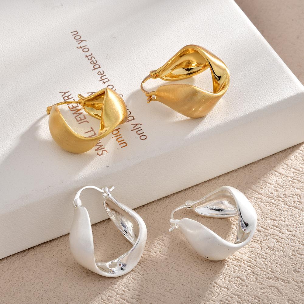 ins style gold brushed minimalist twisted ear buckle commuter earrings niche design high sense fashion temperament earrings