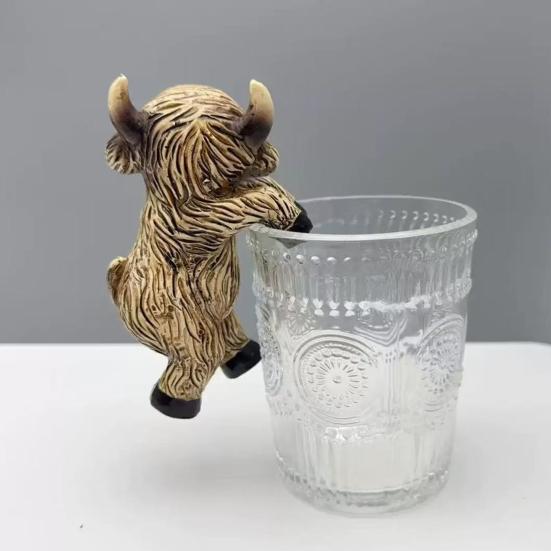 Dekorace květináče Highlandská kráva Vodotěsná Nerezavějící Realistický tvar Závěs na zahradní květináč