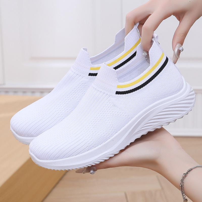 2025 New Women's Shoes Flat-bottomed Fashionable Breathable Sports Shoes Casual Lightweight Soft-soled Mother Shoes Women