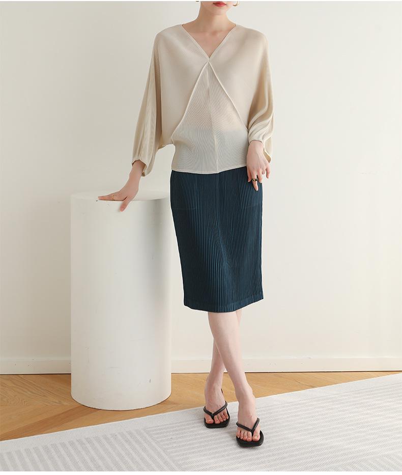 2026 Spring Miyake High-End Pleated Light Luxury Batwing Sleeve Slimming Top