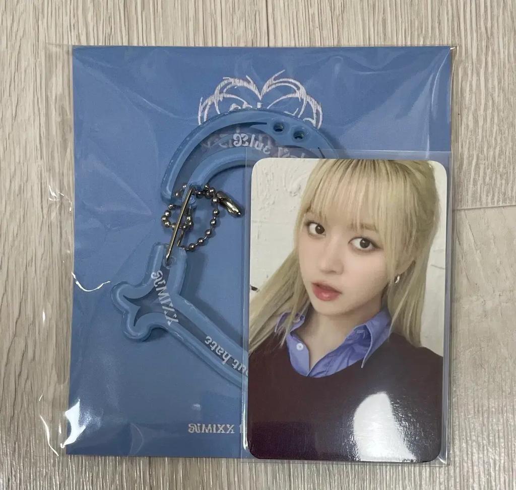 NMIXX Lily Blue Valentine Pop-up Carabiner Lily Hyewon Seol Yun Bei Ji Woo Gyu Jin Used