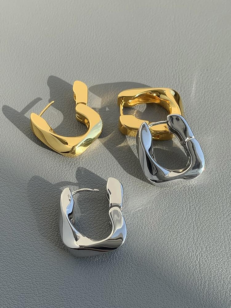 Real Gold Electroplated French Geometric Metal Earrings Women's Niche Design New Temperament Ear Buckles Cold Wind Earrings