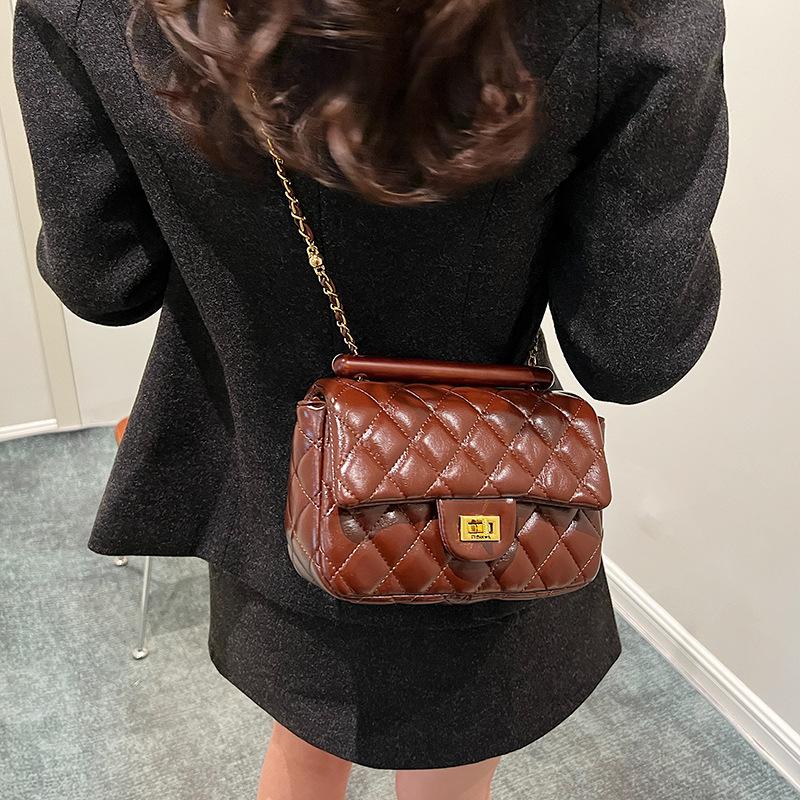 Niche High-end Fashion Bag Women's New 2025 Solid Color Xiaoxiangfeng Diamond Chain Bag Versatile Shoulder Bag