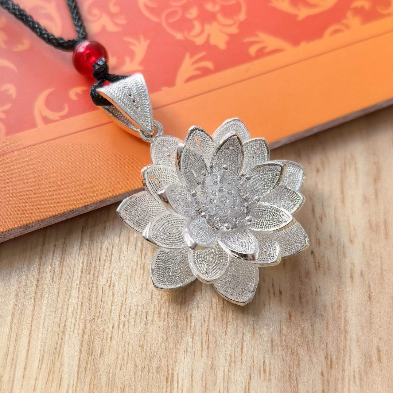 Silver-Plated Brass Lotus Pendant Necklace - Retro Ethnic Style Jewelry