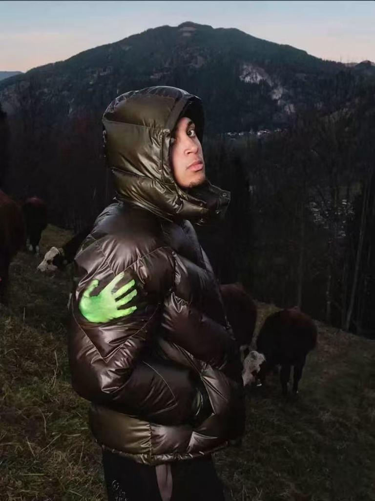 Mertra Winter Color-Changing Heat-Reactive Hooded Cotton Jacket – Thick, Warm Outerwear