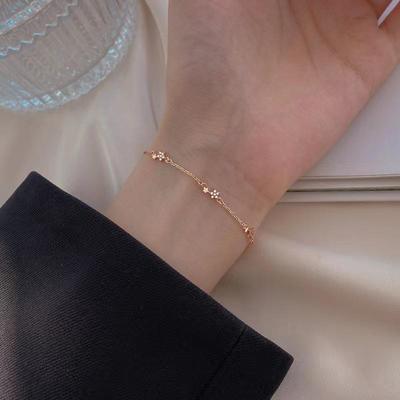 2024 Trendy Star Bracelet: High-End, Simple, Artistic Design with Cold Aesthetic for Women