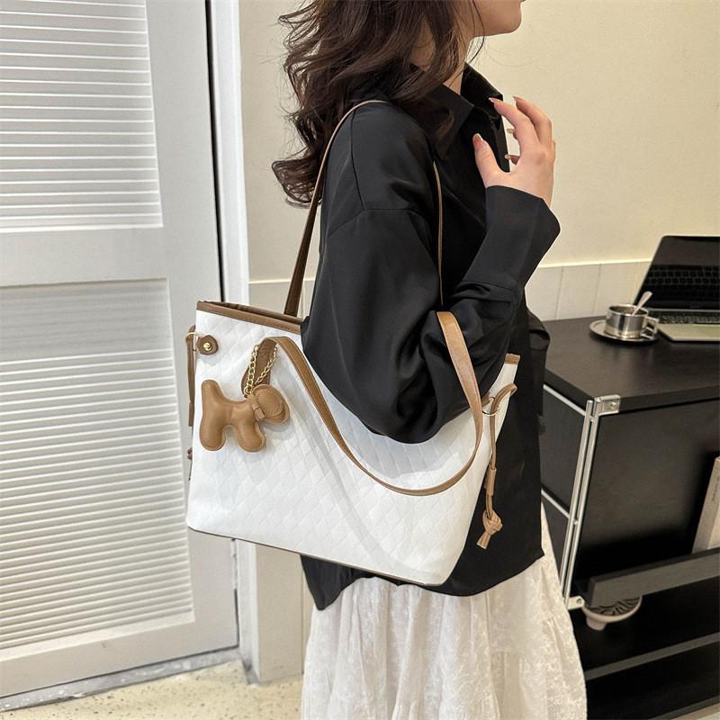 Large Capacity Fashionable Women's Tote Bag 2023 Summer New Street Style Handbag