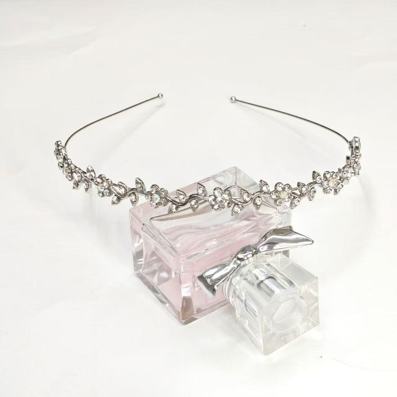 

Сказочный французский ободок для волос с листьями из стразов: Удобный, Универсальный Ретро Аксессуар для Волос