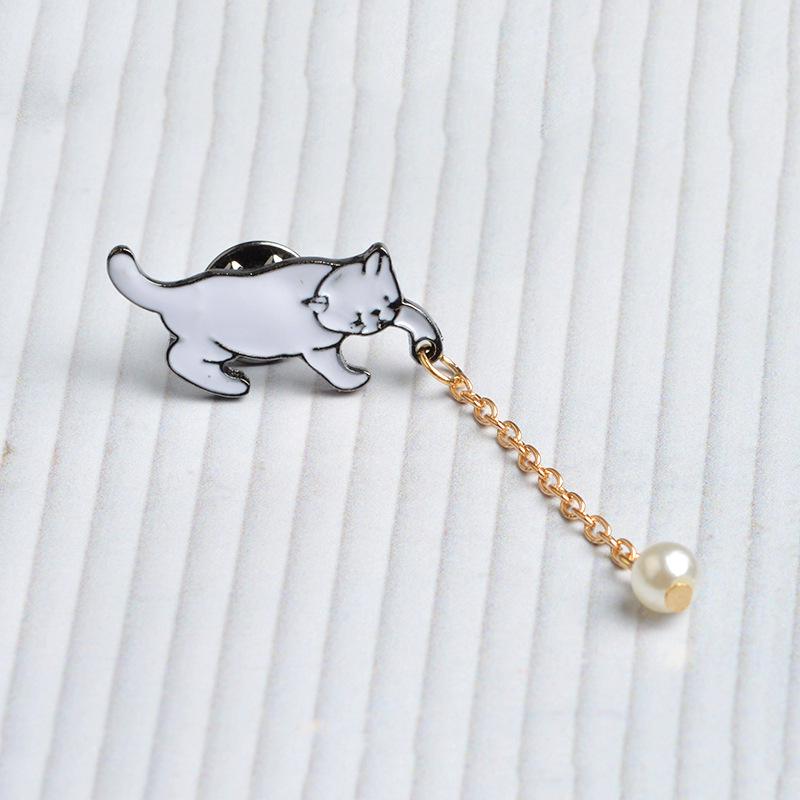 Cartoon Lovely Animal Brooch Displaying Adorable White Cat With Elegant Touch Pearl
