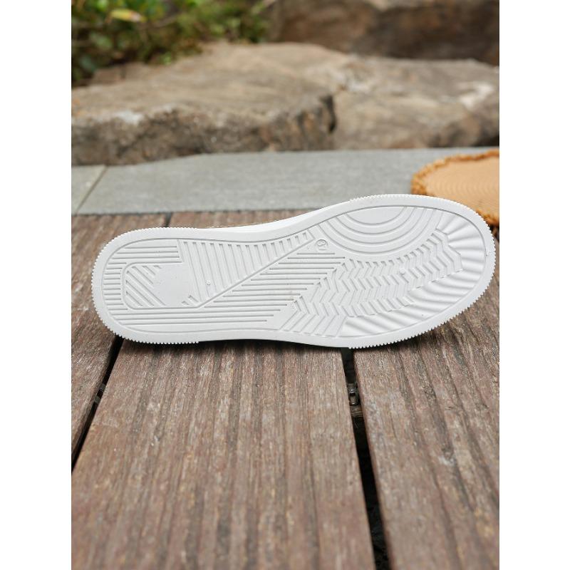 Versatile Casual Flat Sneakers for Women and Fashionable White Sneakers