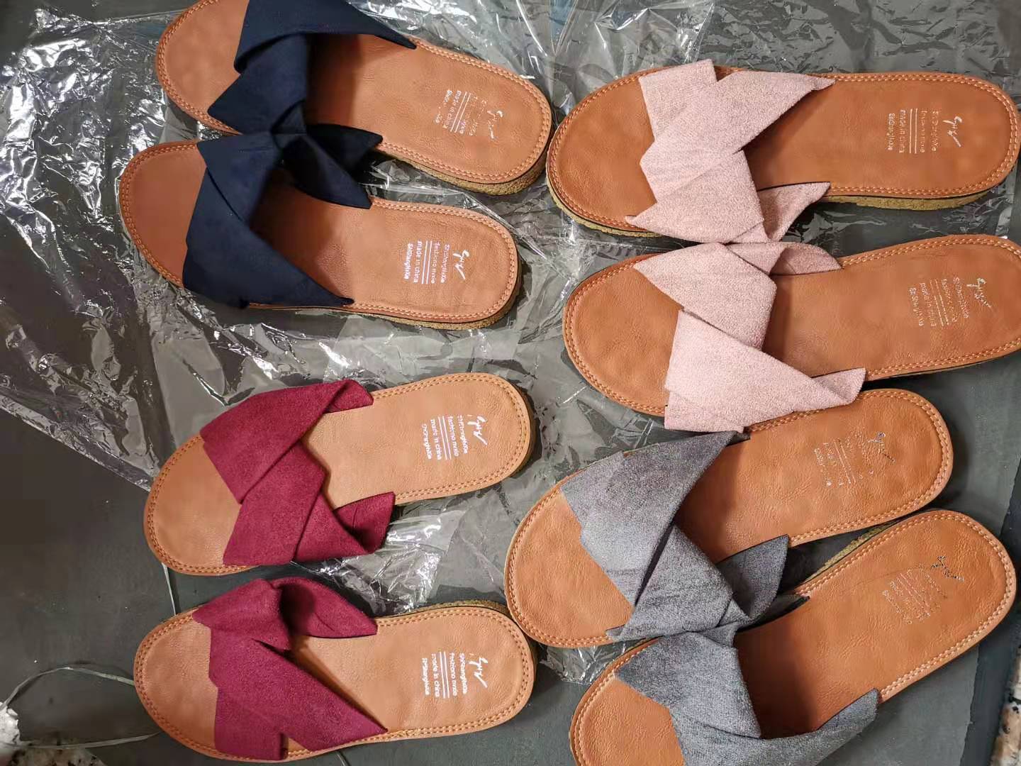 

Тапочки Cross, женская летняя верхняя одежда 2025, новая модная верхняя одежда, пляжные тапочки с плоским дном, интернет-знаменитости, классные тапочки Cross для женщин 40